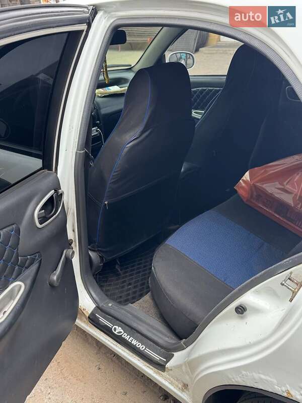 Седан Daewoo Lanos 2001 в Харькове