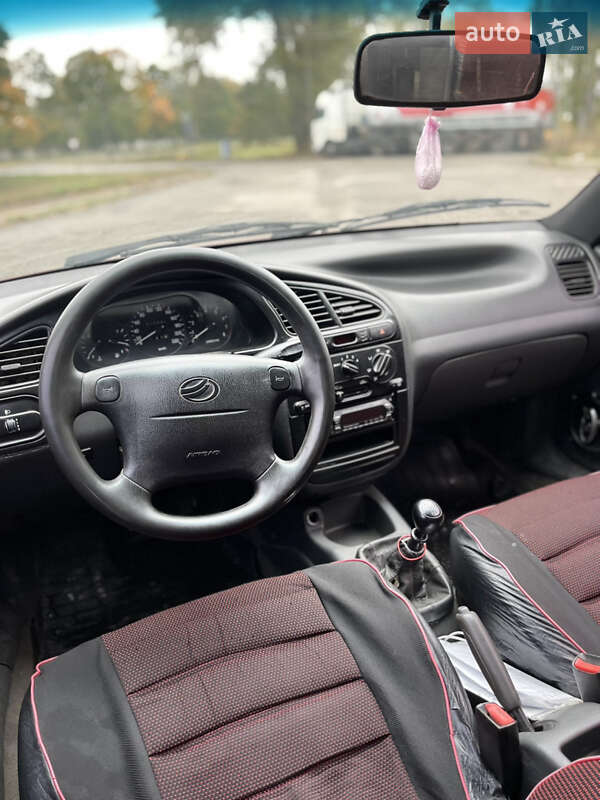 Седан Daewoo Lanos 2006 в Ромнах