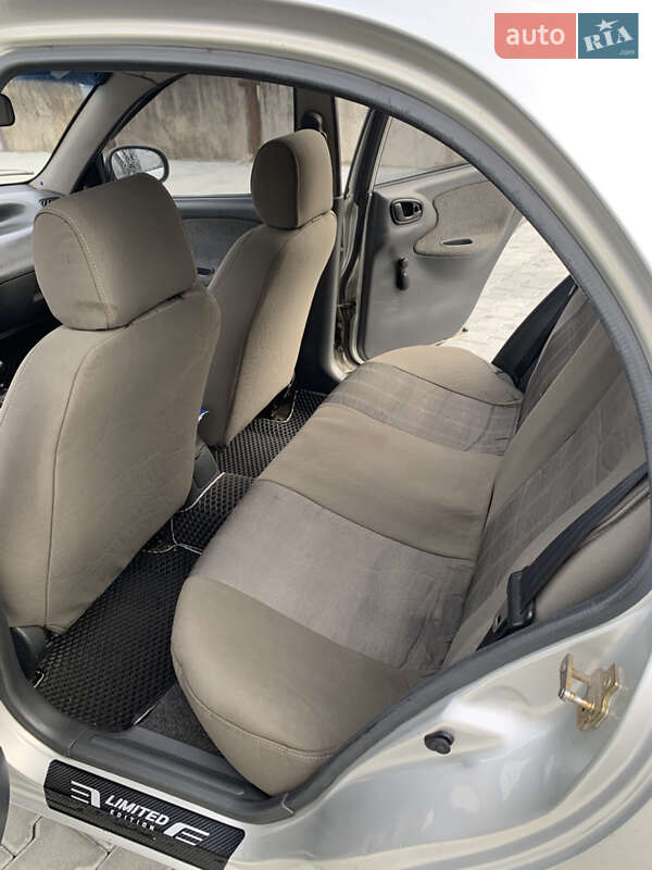 Седан Daewoo Lanos 2004 в Тернополе