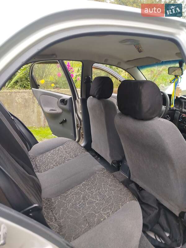 Седан Daewoo Lanos 2005 в Золочеве
