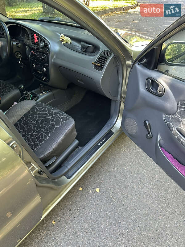 Седан Daewoo Lanos 2004 в Ровно