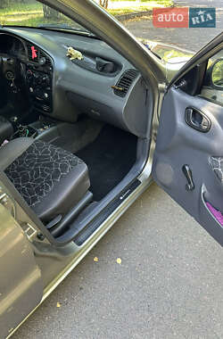 Седан Daewoo Lanos 2004 в 