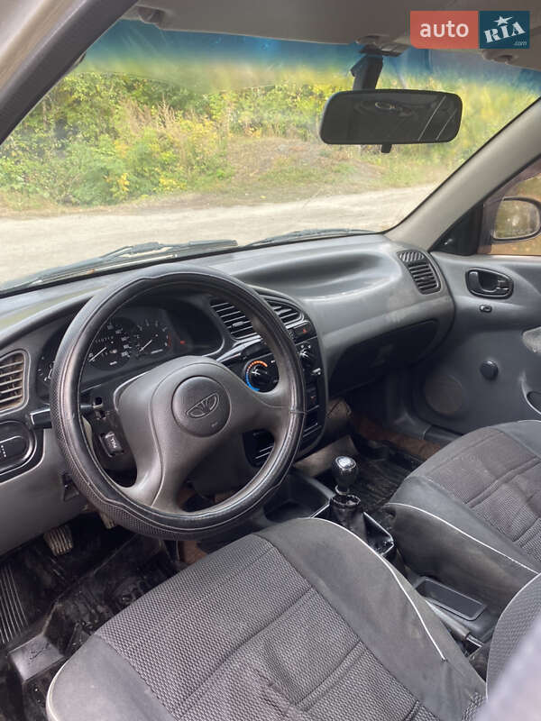 Седан Daewoo Lanos 2004 в Андреевке