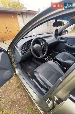 Седан Daewoo Lanos 2004 в 