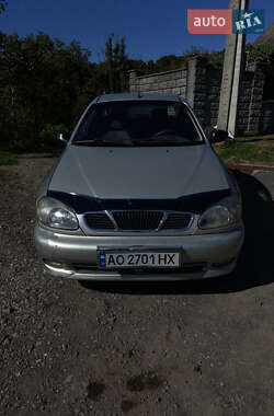 Седан Daewoo Lanos 2004 в Хусті