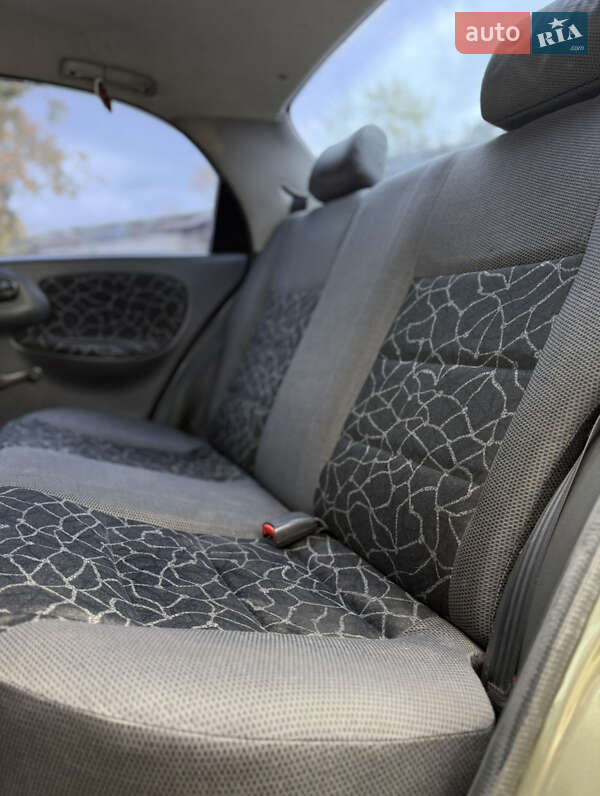 Седан Daewoo Lanos 2003 в Днепре