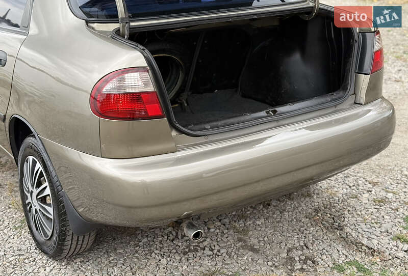 Седан Daewoo Lanos 2003 в Днепре