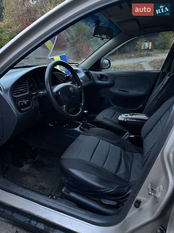 Седан Daewoo Lanos 2004 в Горишних Плавнях