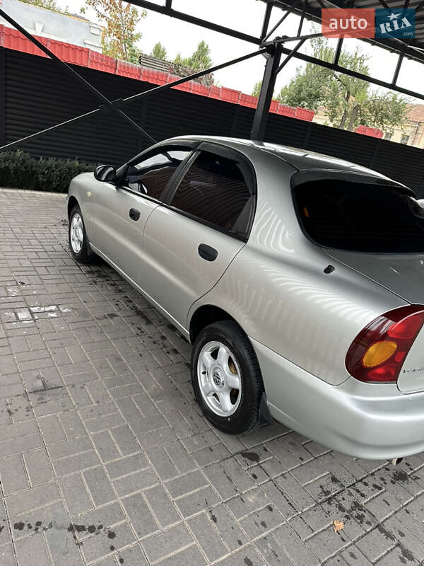 Седан Daewoo Lanos 2003 в Києві