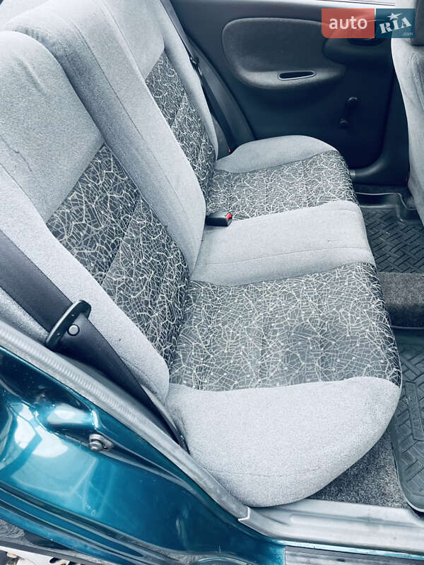 Седан Daewoo Lanos 2006 в Киеве