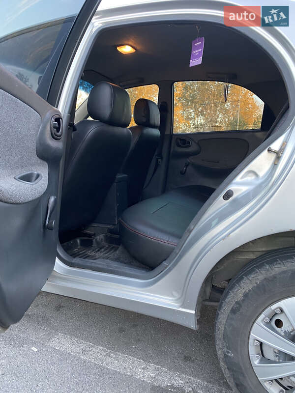 Седан Daewoo Lanos 2004 в Днепре