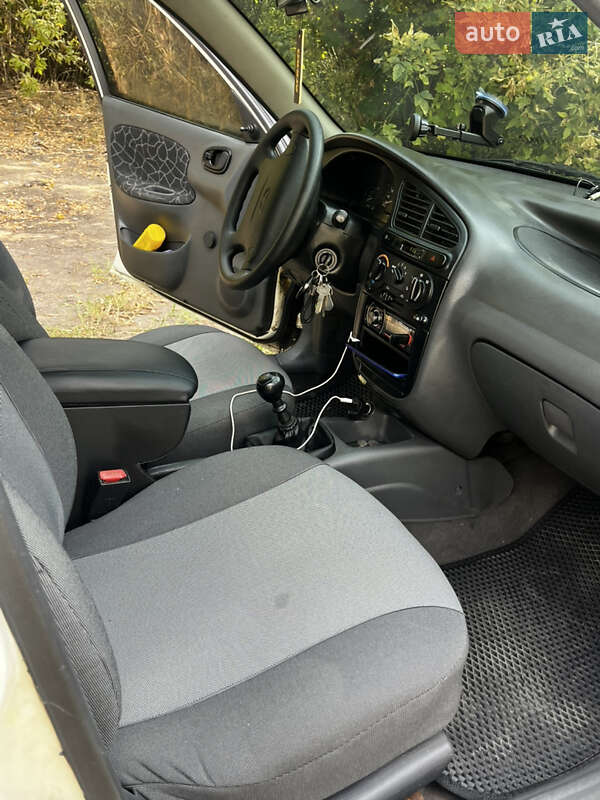 Седан Daewoo Lanos 2002 в Синельниковому фото 11 Седан Daewoo Lanos 2002 в Синельниковому