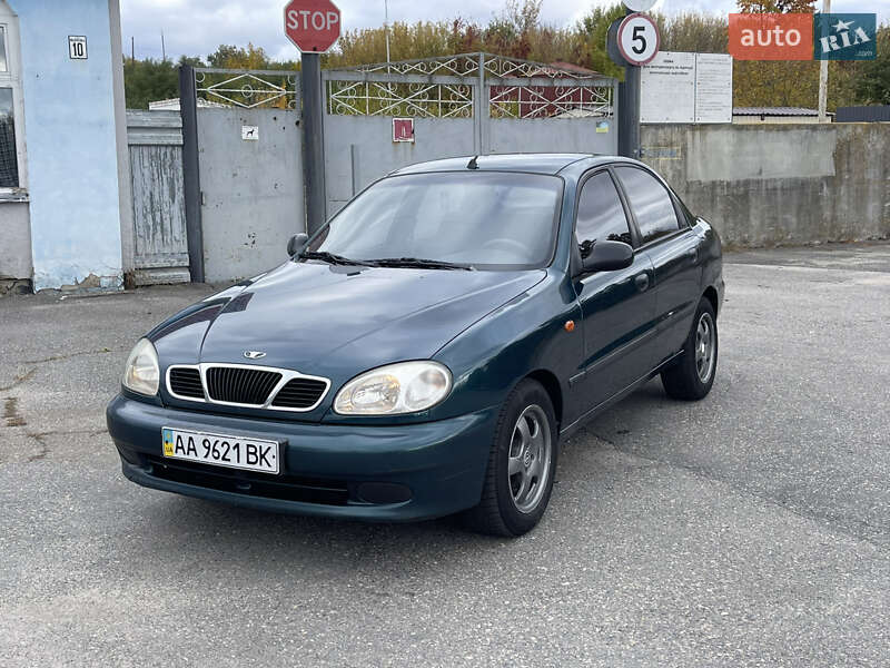 Седан Daewoo Lanos 2002 в  фото Седан Daewoo Lanos 2002 в