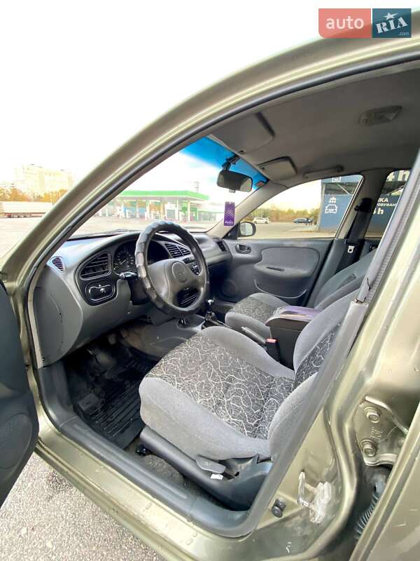 Седан Daewoo Lanos 2004 в Запоріжжі