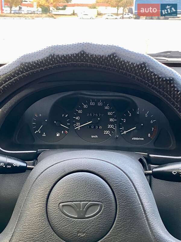 Седан Daewoo Lanos 2004 в Запоріжжі