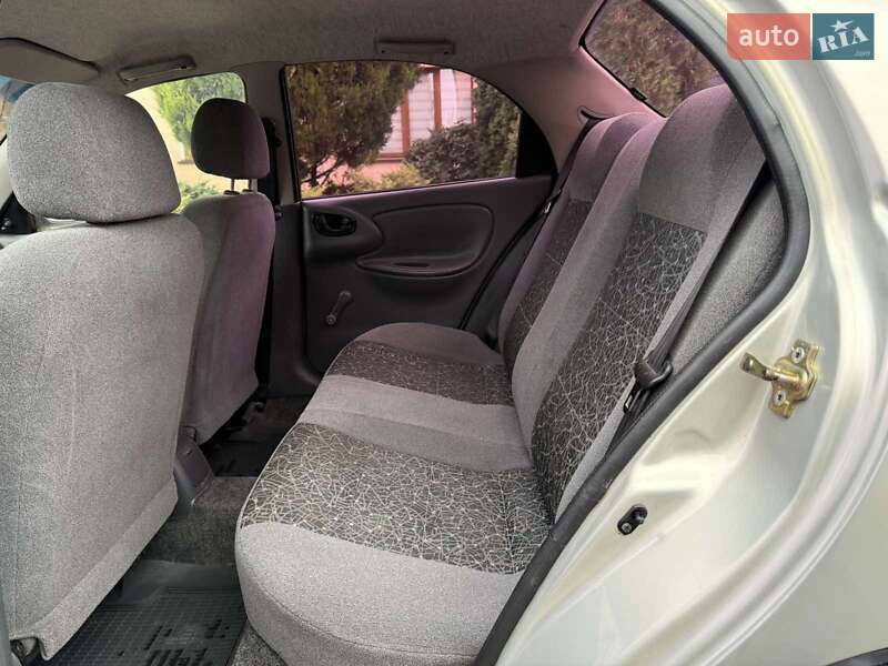 Седан Daewoo Lanos 2009 в Хмельницком