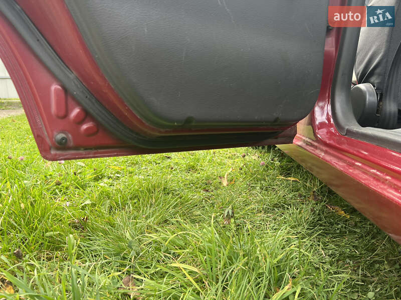 Седан Daewoo Lanos 2000 в Житомирі