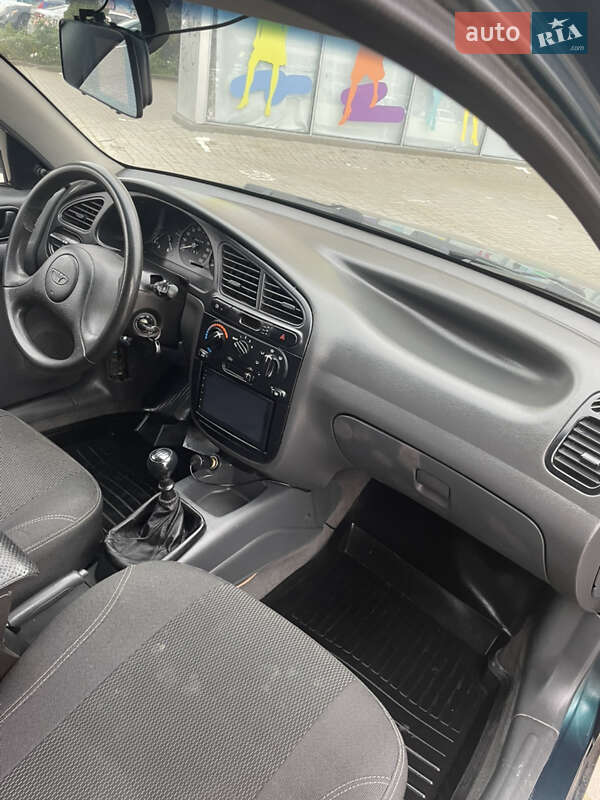 Седан Daewoo Lanos 2002 в Харькове