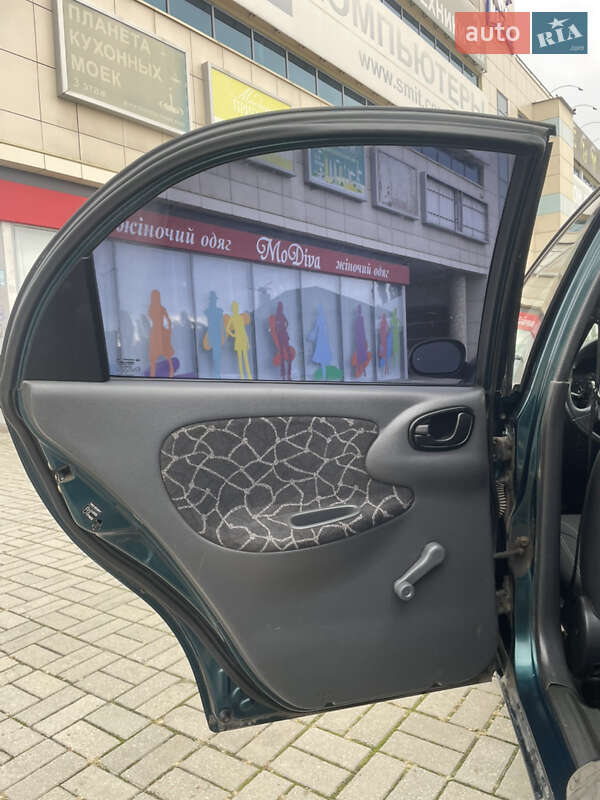 Седан Daewoo Lanos 2002 в Харькове