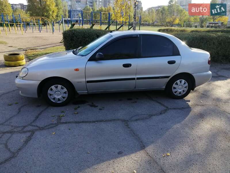 Седан Daewoo Lanos 2004 в Кам'янському