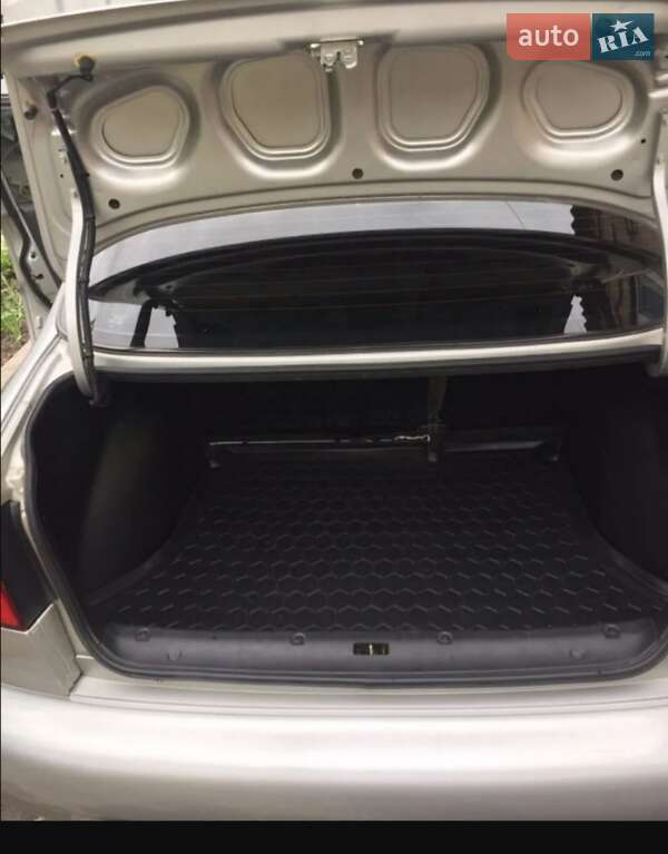 Седан Daewoo Lanos 2003 в Кропивницькому