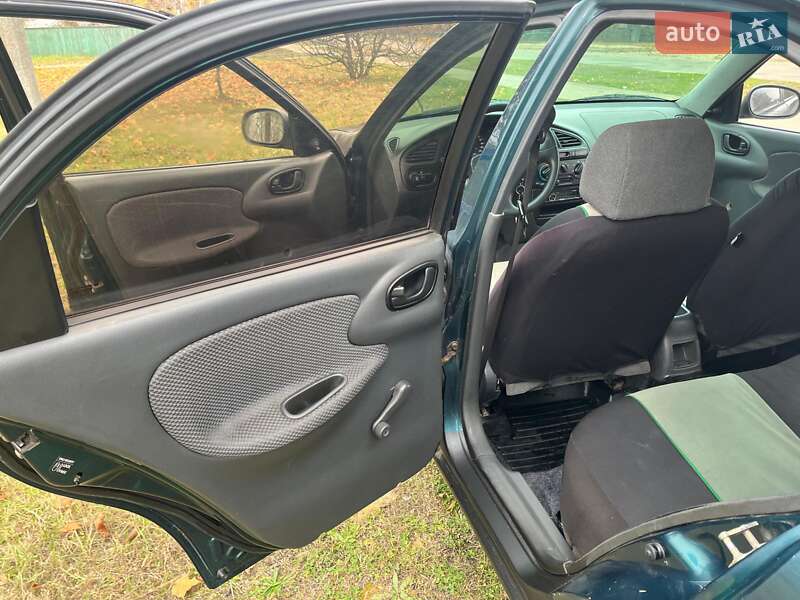 Седан Daewoo Lanos 2003 в Репках