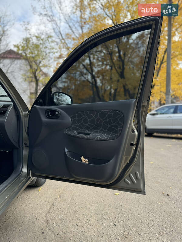 Хэтчбек Daewoo Lanos 2003 в Запорожье