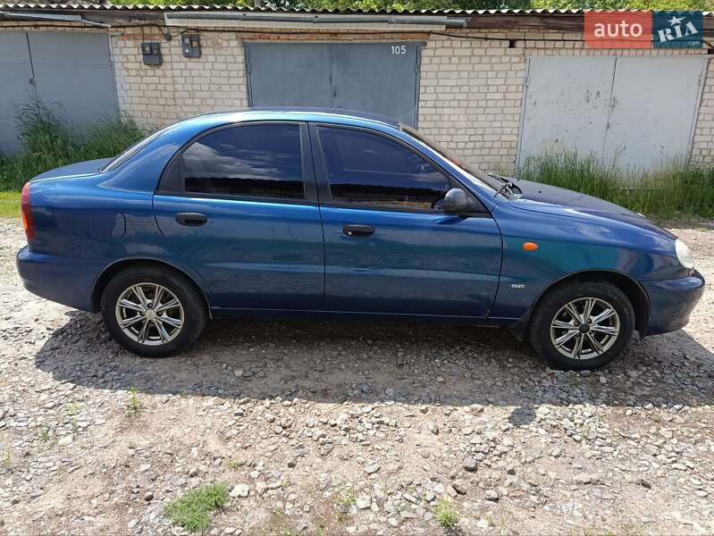 Седан Daewoo Lanos 2005 в Глухові