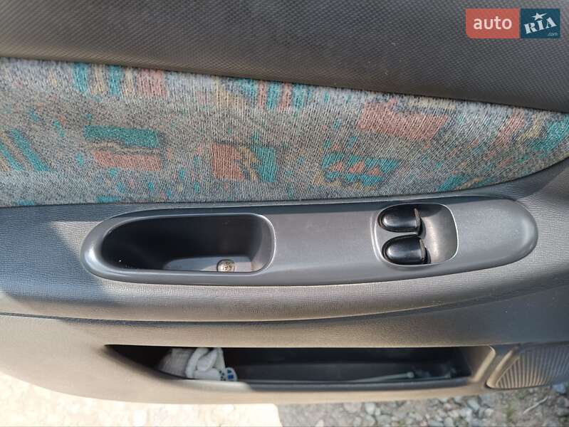 Седан Daewoo Lanos 2005 в Глухові