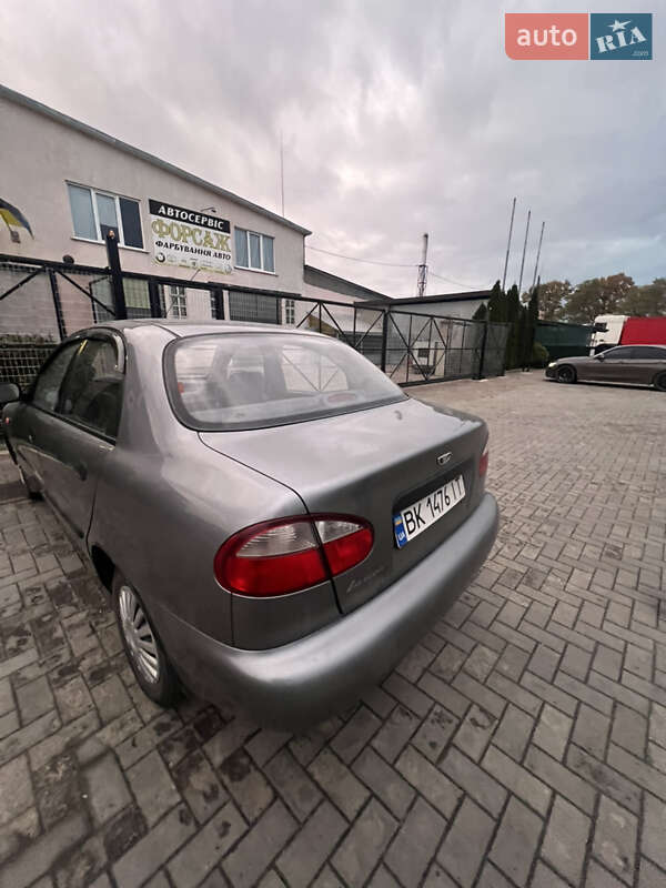 Седан Daewoo Lanos 2008 в Сарнах
