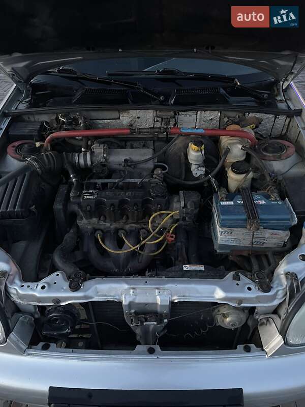 Седан Daewoo Lanos 2003 в Харкові