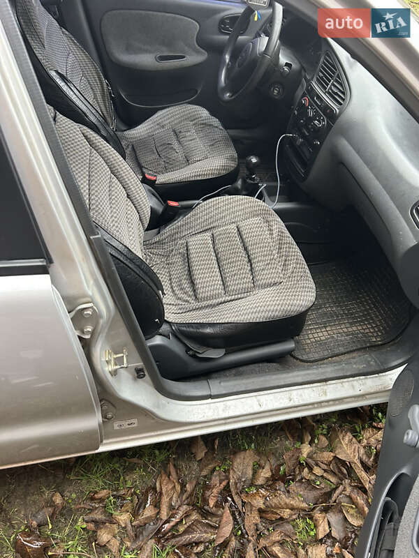 Седан Daewoo Lanos 2008 в Зарічному