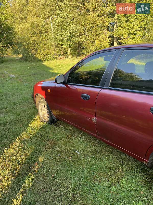 Седан Daewoo Lanos 2006 в Коломаке