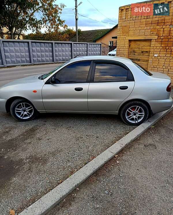 Седан Daewoo Lanos 2004 в Черкассах