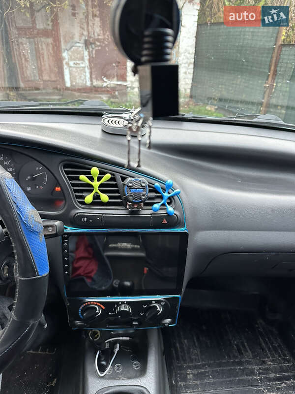 Седан Daewoo Lanos 1998 в Днепре