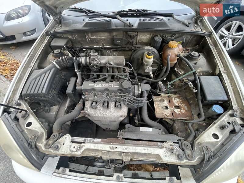 Седан Daewoo Lanos 2004 в Києві