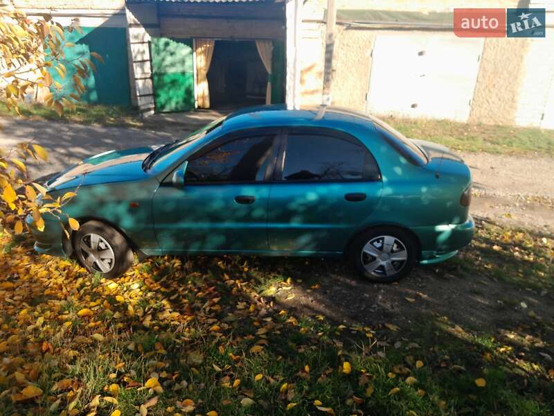 Седан Daewoo Lanos 1998 в Знаменке