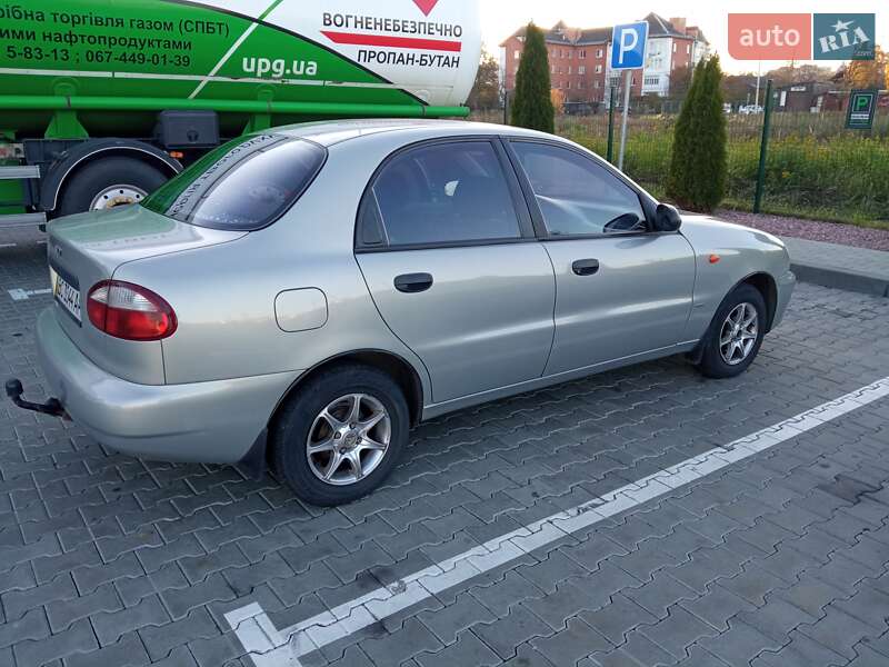 Седан Daewoo Lanos 2008 в Стрые