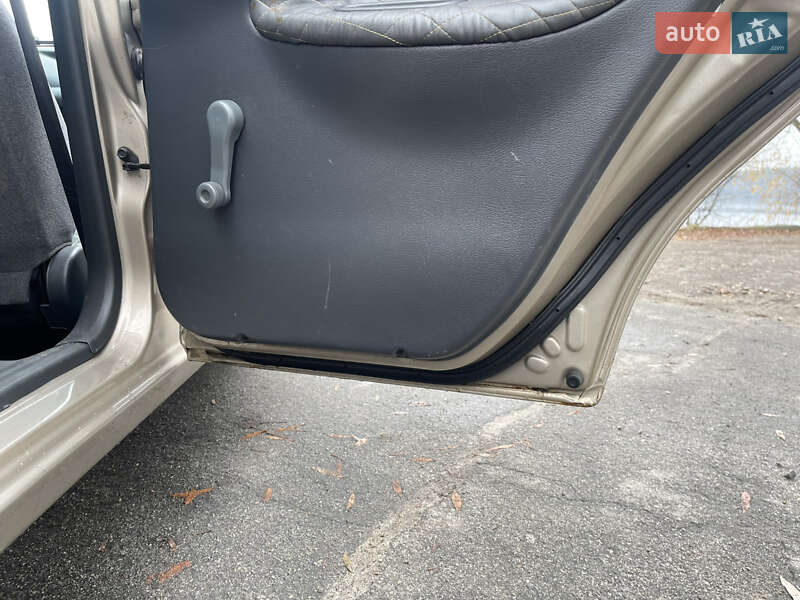 Седан Daewoo Lanos 2008 в Києві