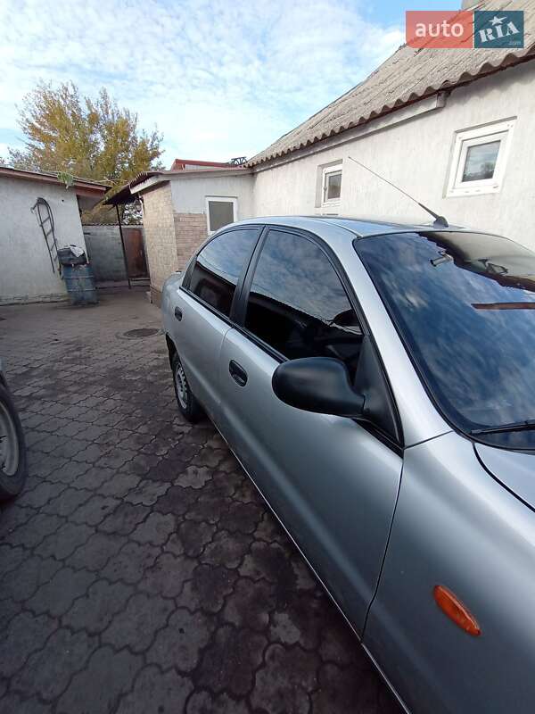 Седан Daewoo Lanos 2006 в Комсомольському