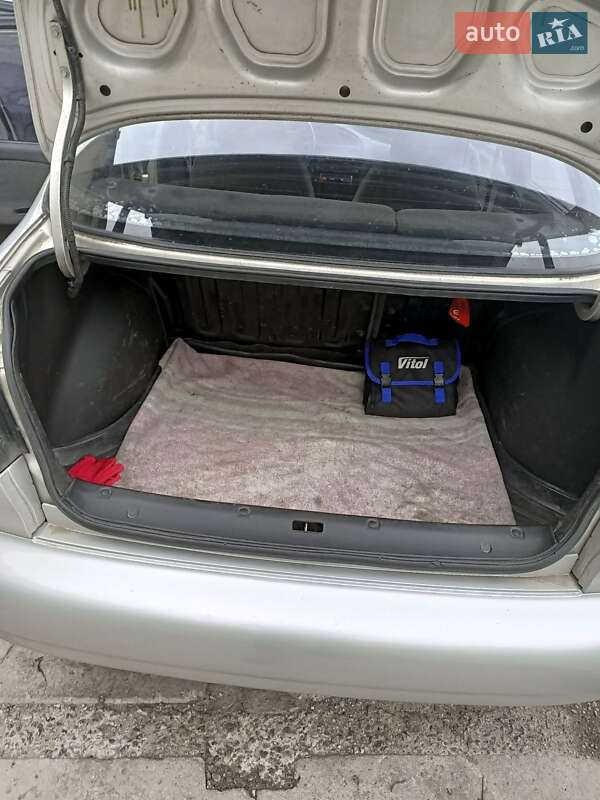 Седан Daewoo Lanos 2004 в Дніпрі