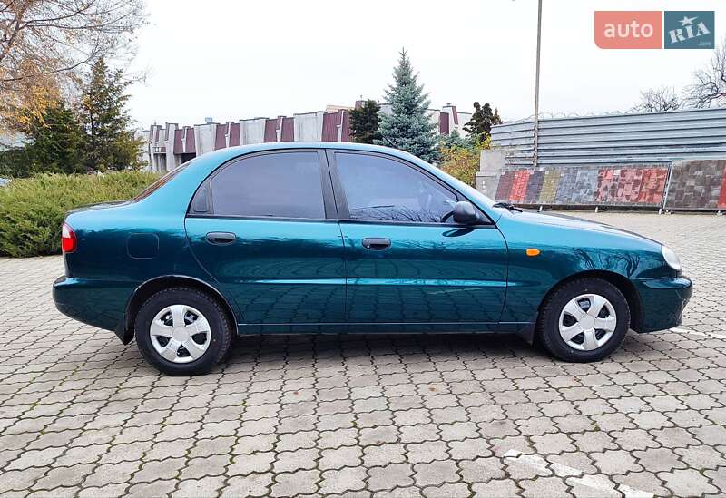 Седан Daewoo Lanos 2004 в Павлограді