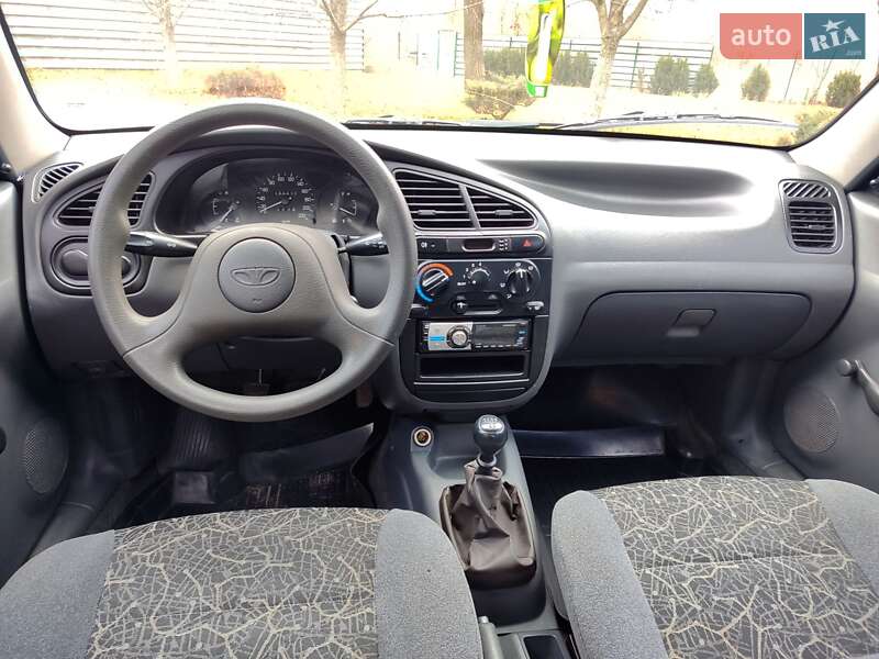 Седан Daewoo Lanos 2004 в Павлограді