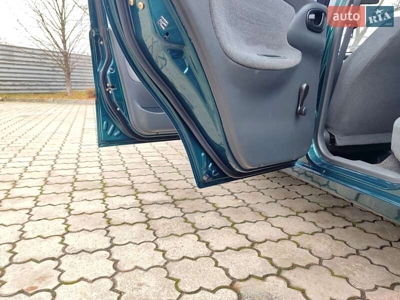 Седан Daewoo Lanos 2004 в Павлограді