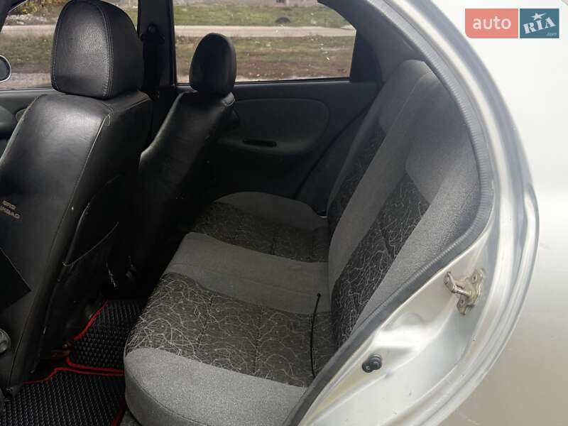 Седан Daewoo Lanos 2005 в Золотоноші