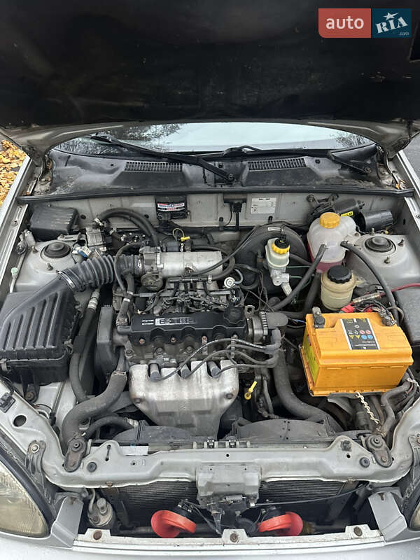 Хэтчбек Daewoo Lanos 2003 в Днепре