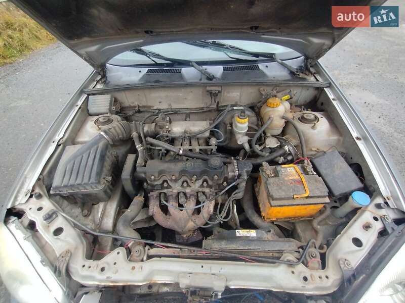 Седан Daewoo Lanos 2004 в Мирополі