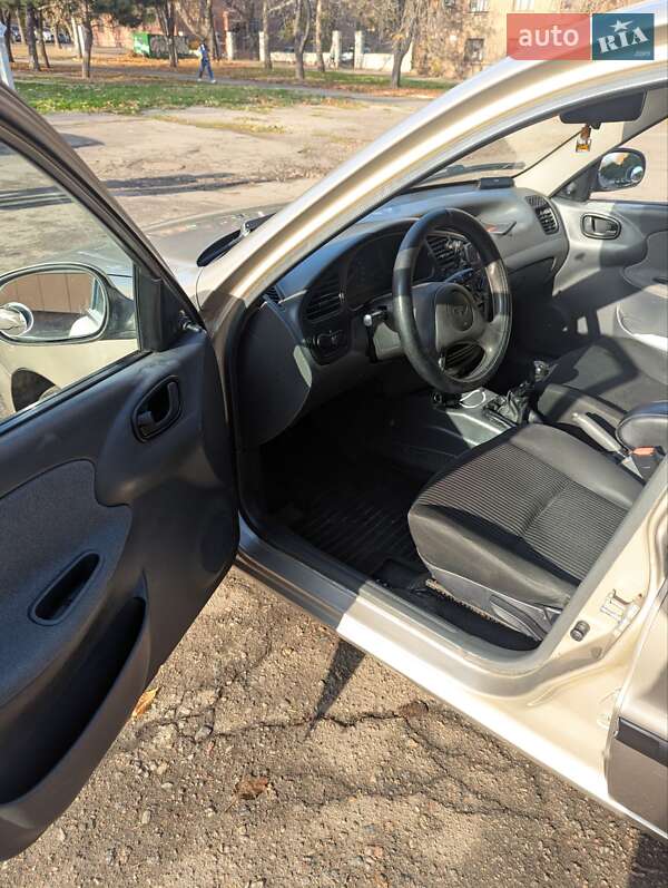 Седан Daewoo Lanos 2008 в Миколаєві