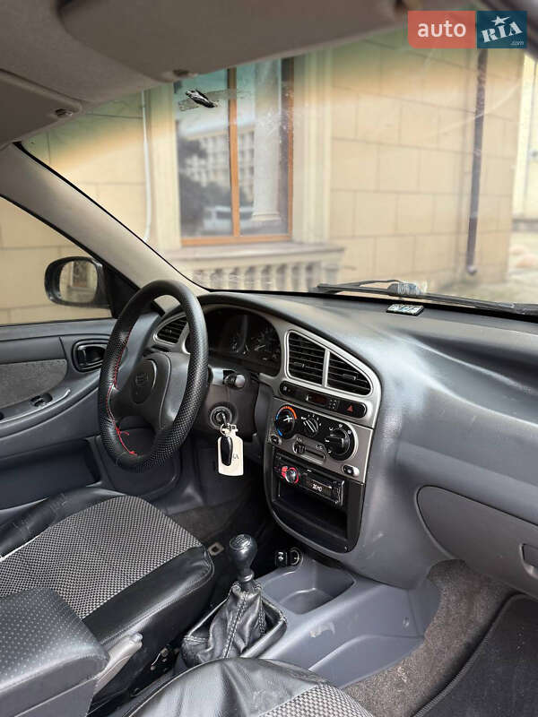 Хетчбек Daewoo Lanos 2009 в Запоріжжі