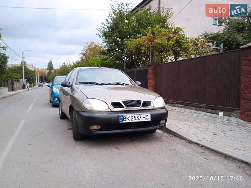 Седан Daewoo Lanos 2005 в Ровно